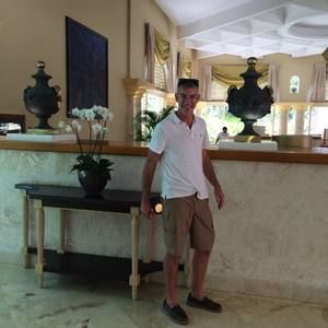 Meet your Posher, Christopher